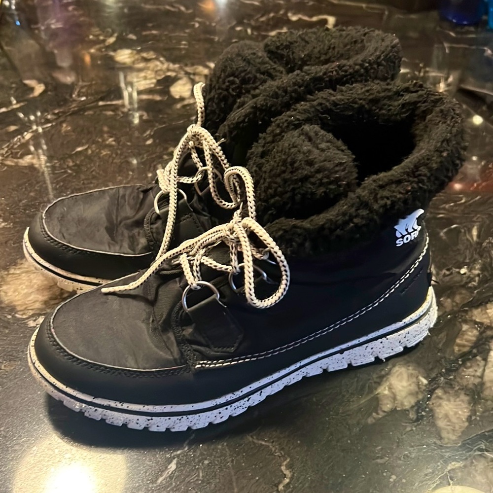 Sorel Ladies Black Winter Booties size 9